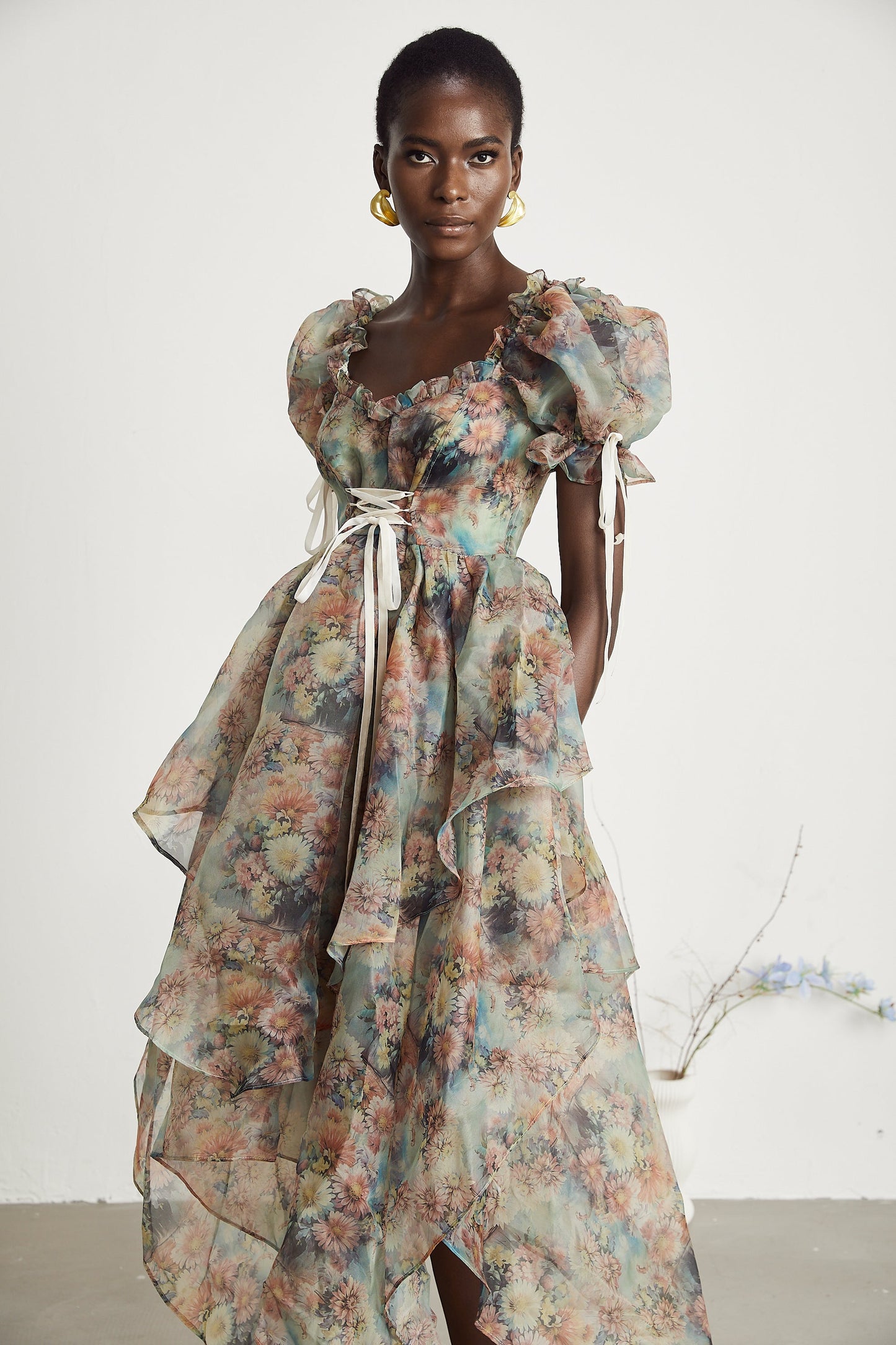 Alira Çiçek Desenli Bağcıklı Midi Elbise