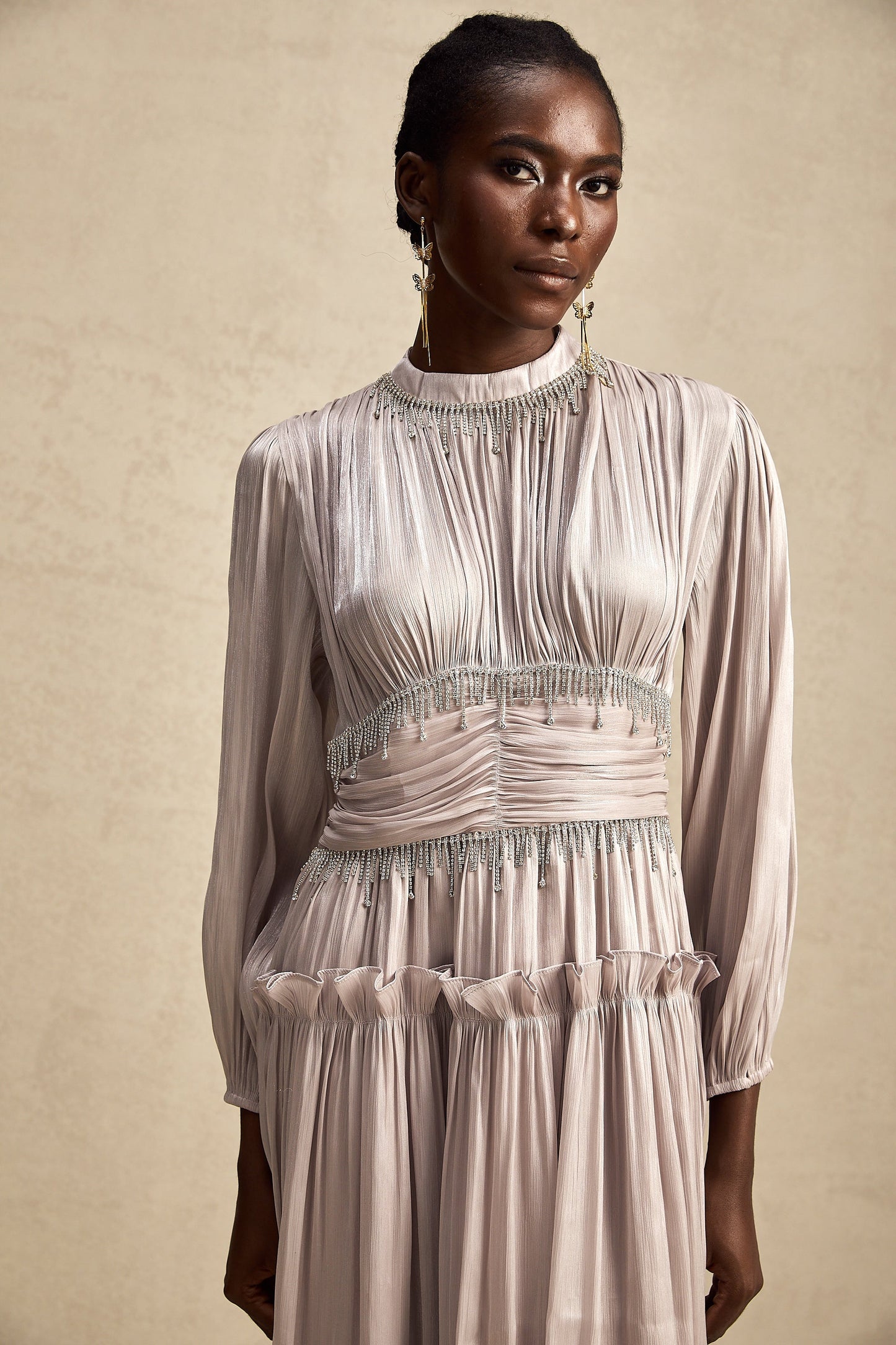 Doriane Mor Kristal Süslemeli Fırfırlı Midi Elbise