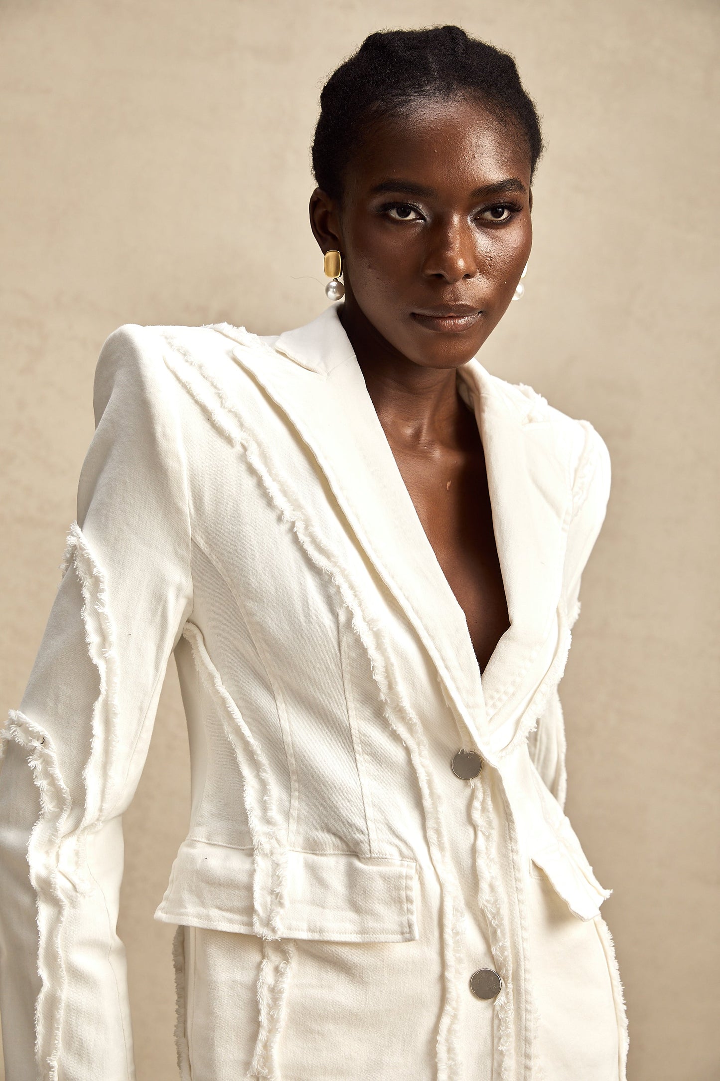 Mül Beyaz Yıpranmış Ceket Ve Pantolon Uyumlu Set