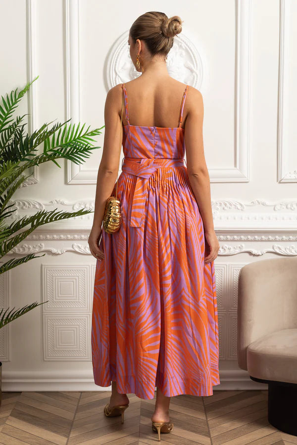 Pileli Göğüslü, Kemerli ve İnce Askılı Midi Elbise - Kırmızı