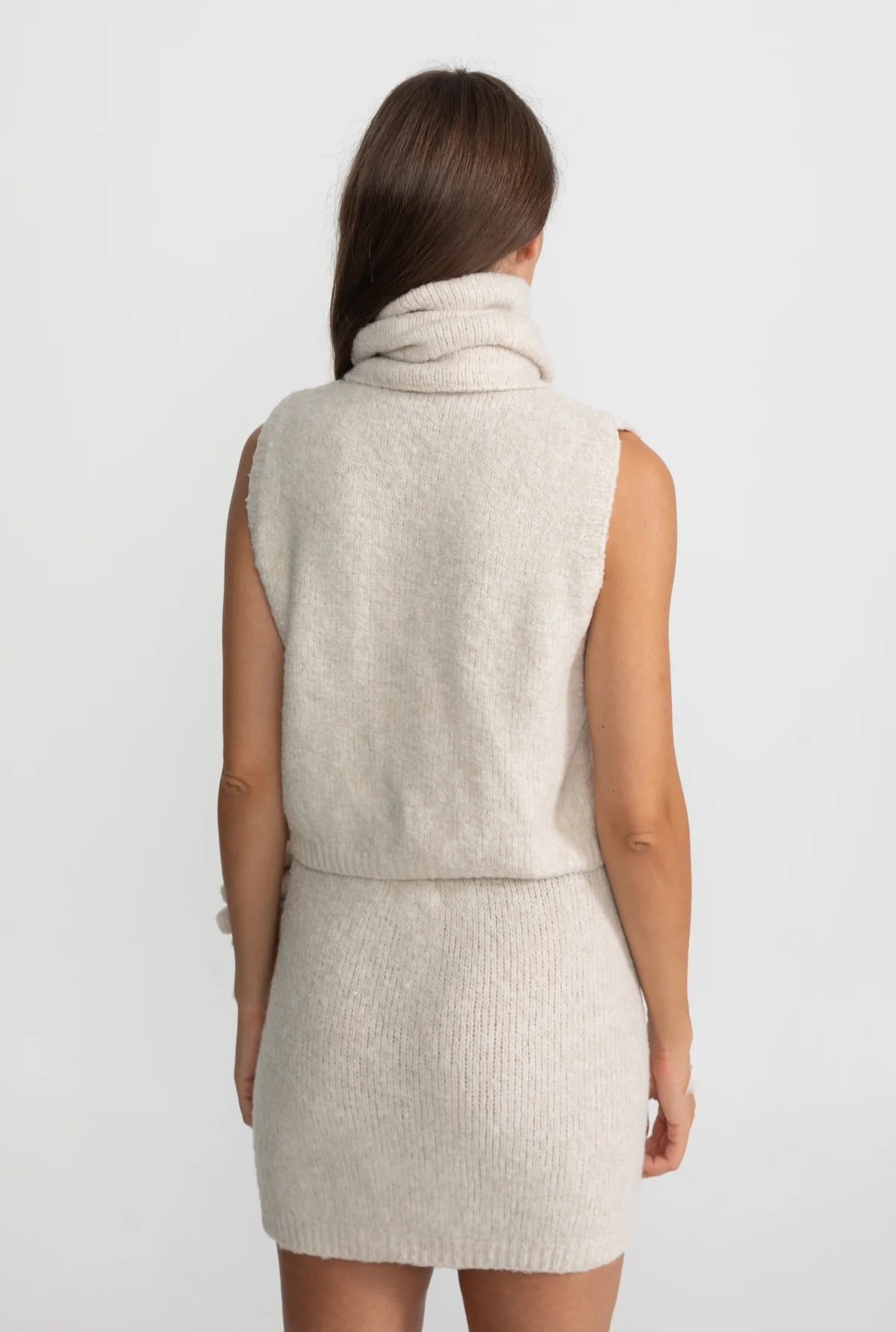 Elsa Kaşmir Heykelsi Volan Detaylarına Sahip Örme Üç Parçalı Takım