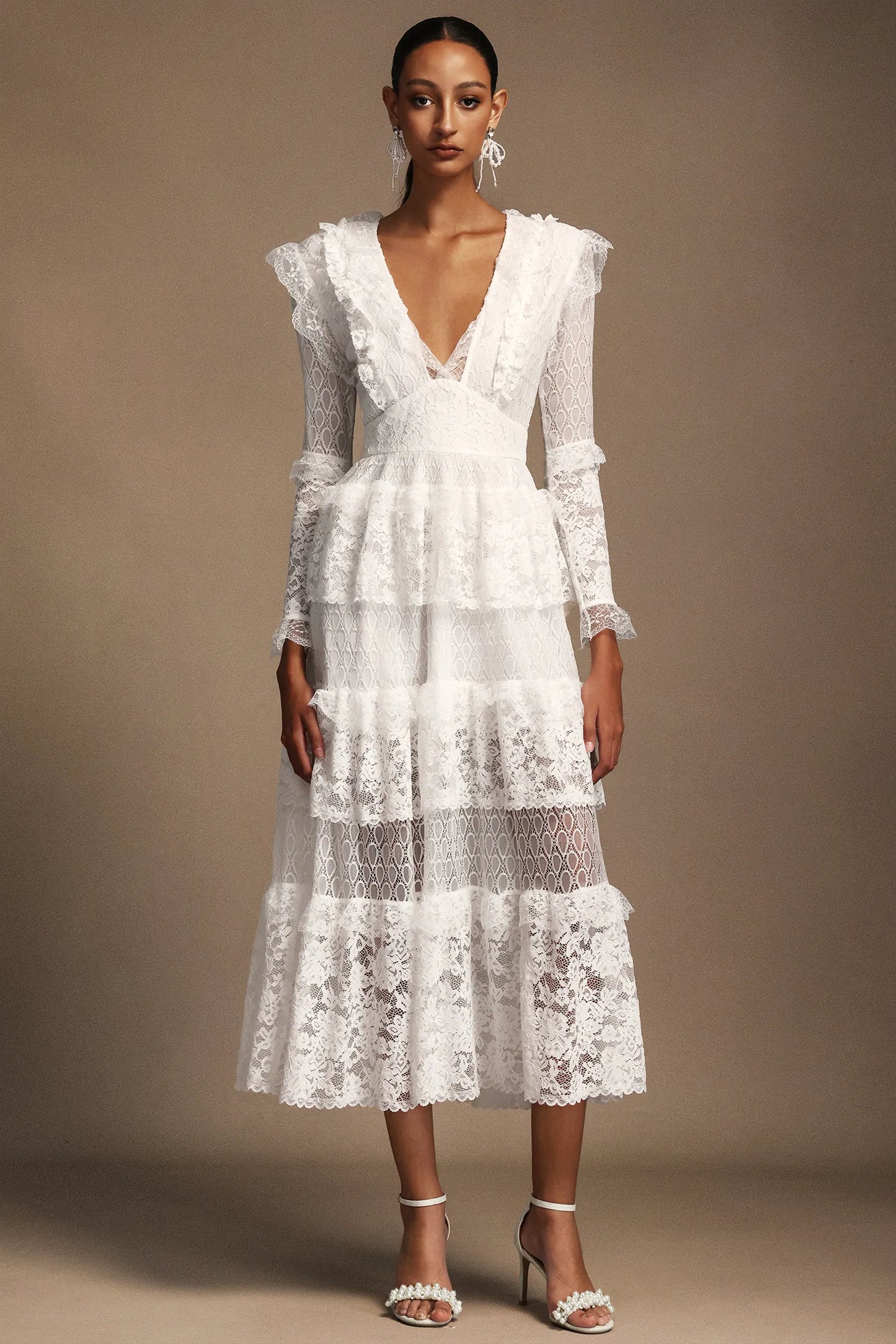 Solvia V Yaka Uzun Kollu Katmanlı Dantel Midi Elbise