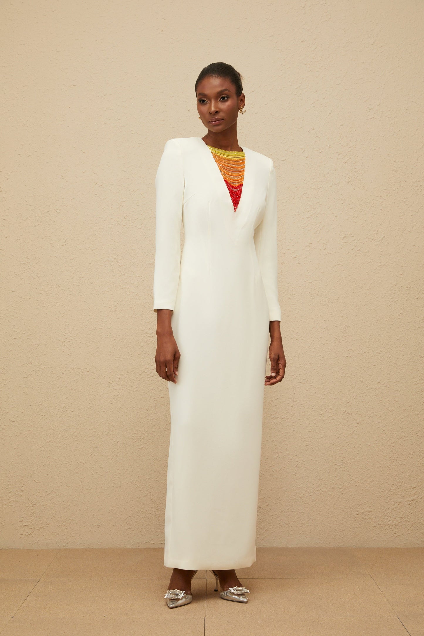 Rosée Beyaz Yapay Elmas Boncuklarla Süslenmiş Uzun Elbise