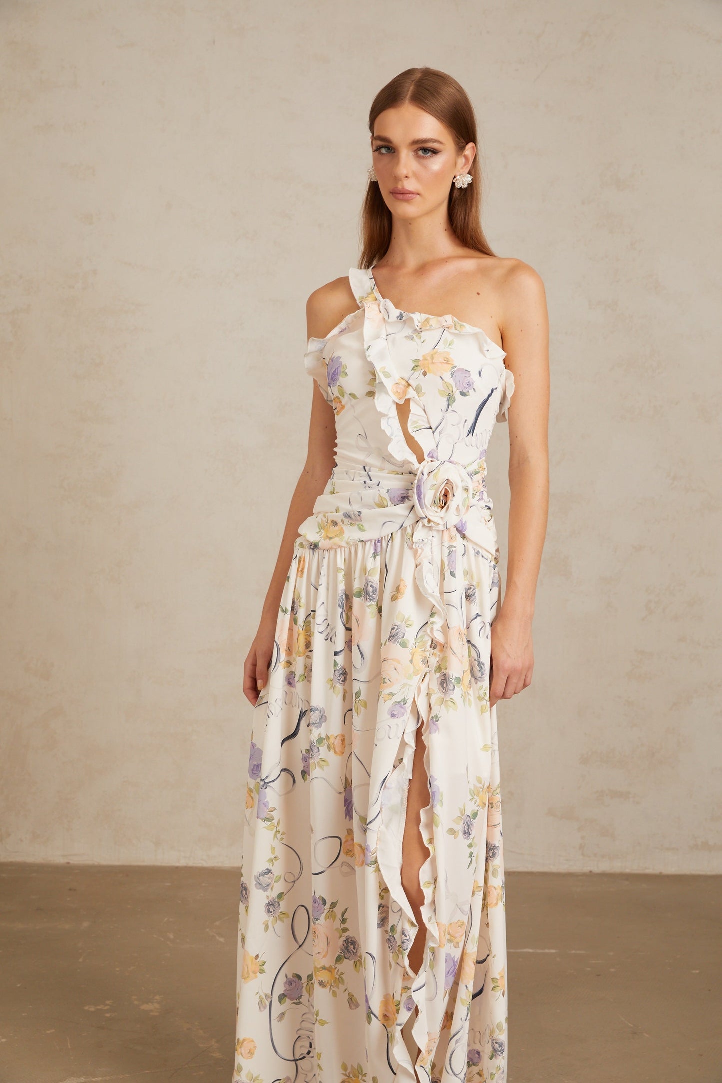 Noémie Nötr Çiçek Desenli Fırfırlı Uzun Elbise