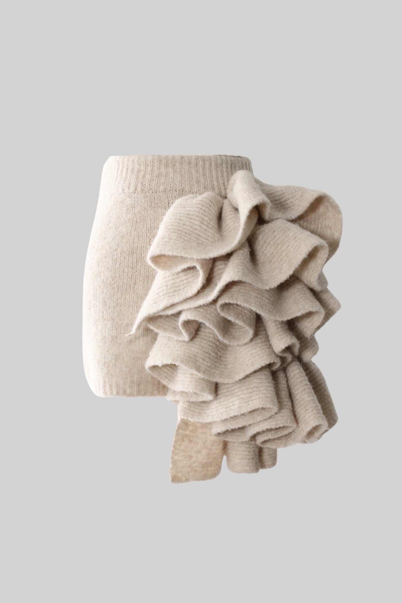 Elsa Kaşmir Heykelsi Volan Detaylarına Sahip Örme Üç Parçalı Takım