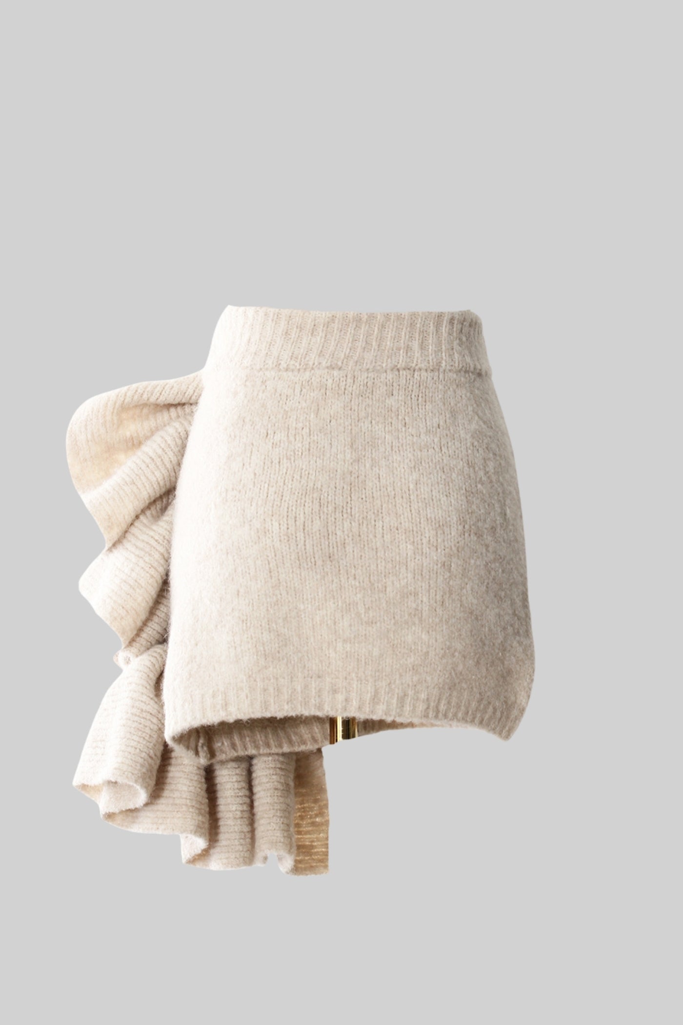 Elsa Kaşmir Heykelsi Volan Detaylarına Sahip Örme Üç Parçalı Takım