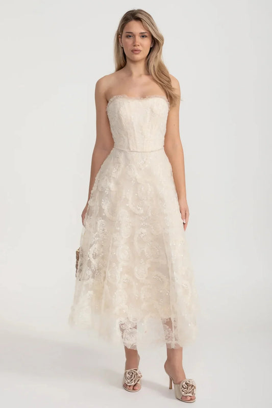 Straplez Dantel Elbise, Dar Korse ve Çiçek Motifli - Fildiş