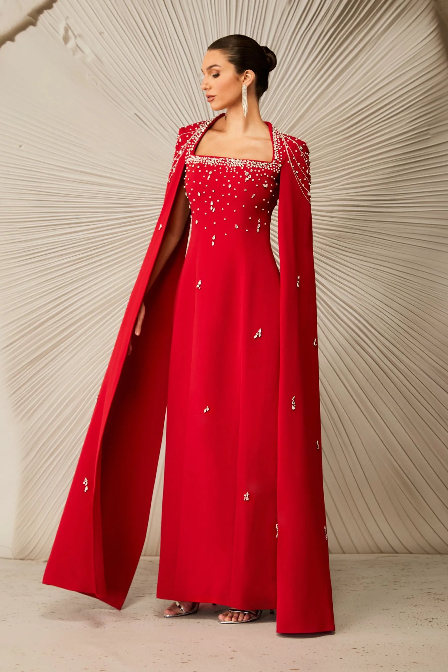 Maya Crystal Süslemeli Pelerin Kollu Uzun Elbise