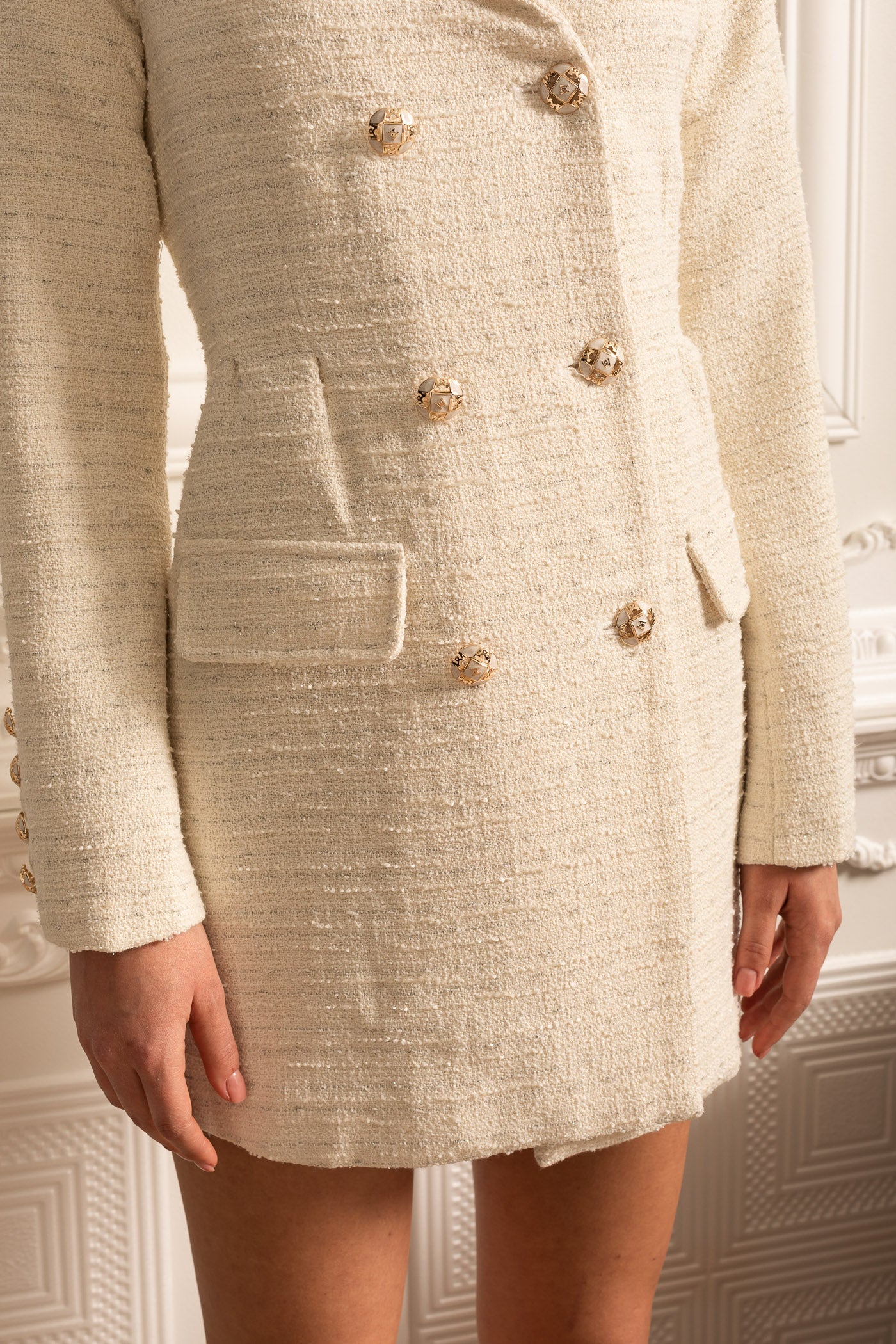 Dekoratif Altın Düğmeli Kruvaze Dokulu Elbise