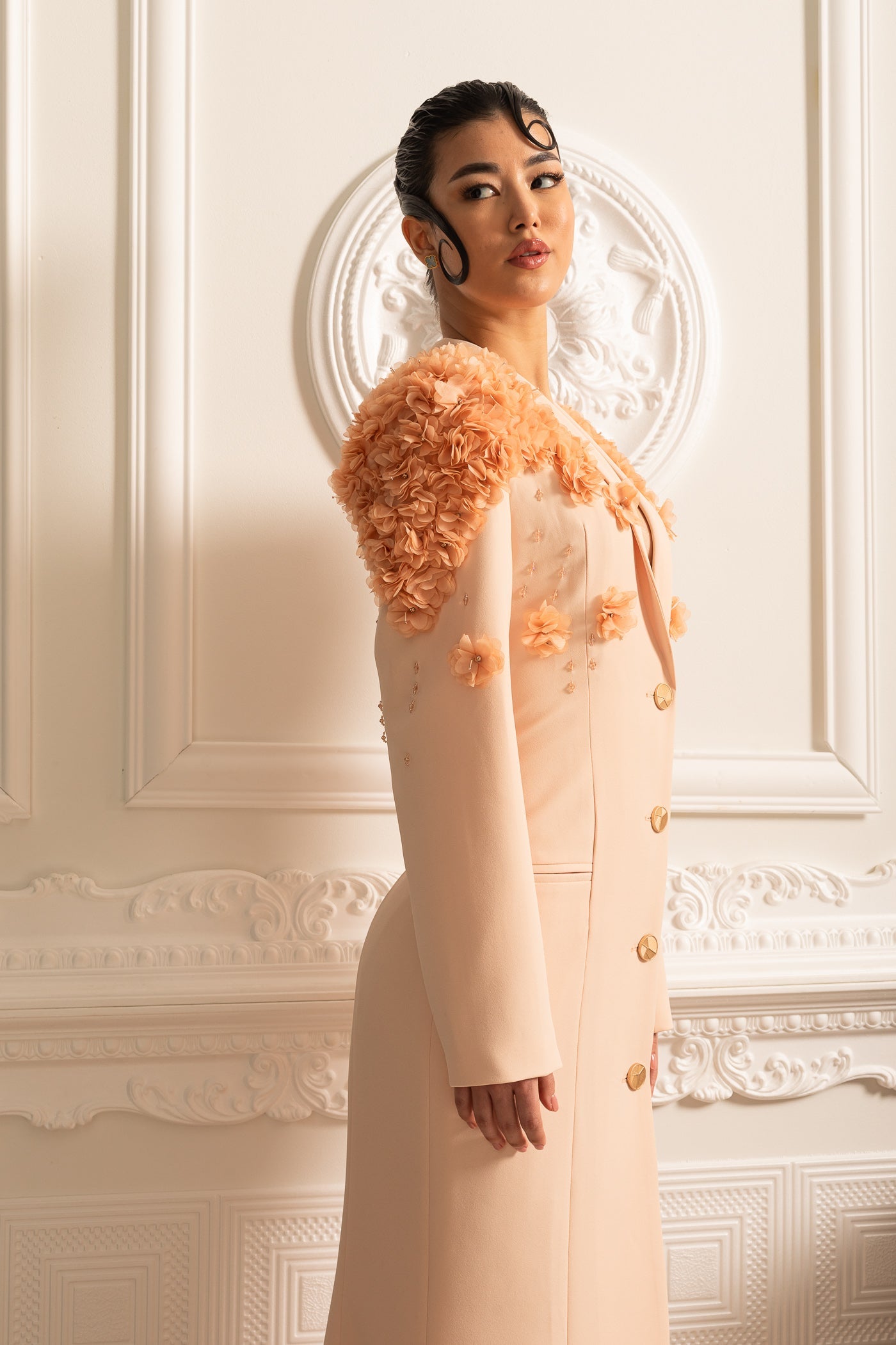 Kontrast Çiçekli Omuz ve Sırt Vurgulu Uzun Palto