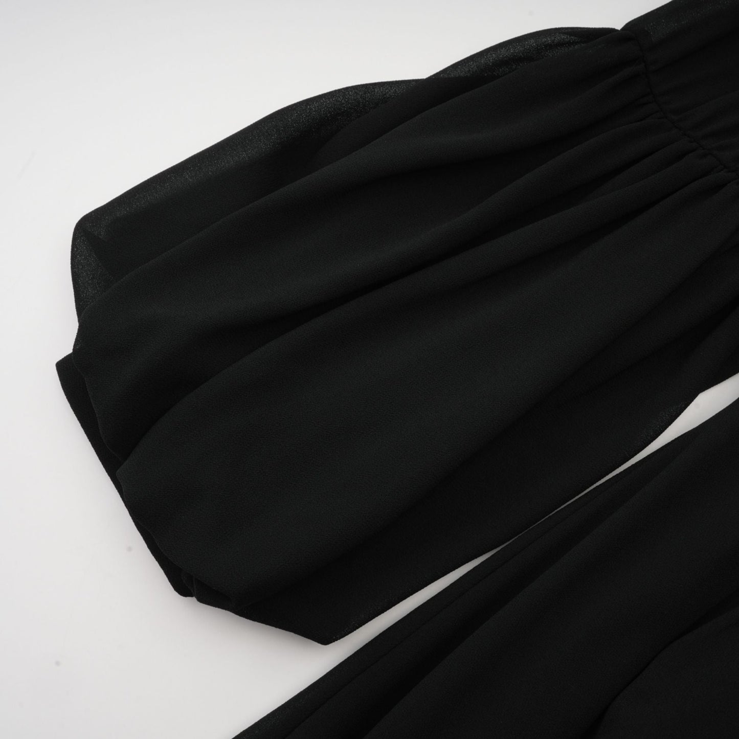 Viviane Siyah Pileli Düğmeli Ön Midi Elbise