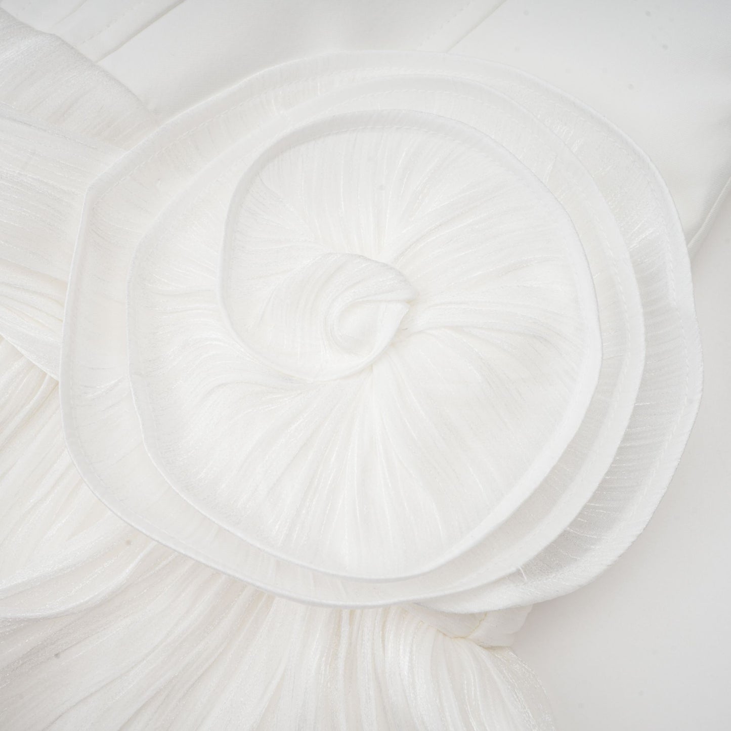 Bella  Beyaz tam pileli daralmış mini elbise