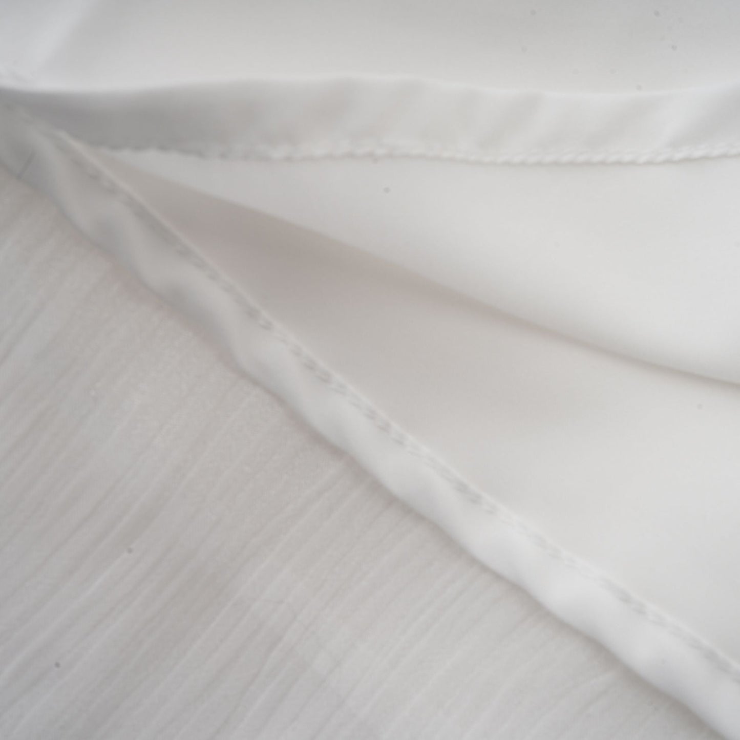 Bella  Beyaz tam pileli daralmış mini elbise