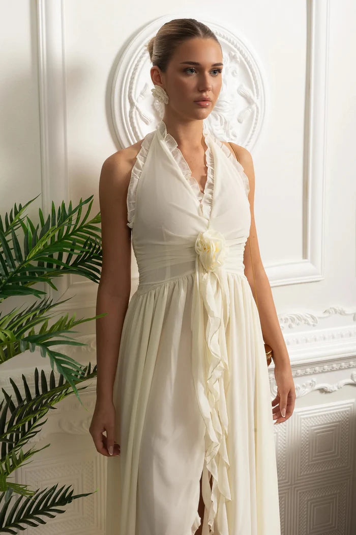 Rozet Bağcık Detaylı Fırfırlı Askılı Uzun Elbise - Fildişi