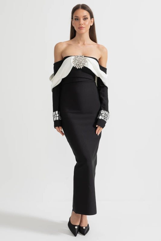 Kontrast Büstiyer ve Parıltılı Süslemelerle Şık Omuz Açık Elbis