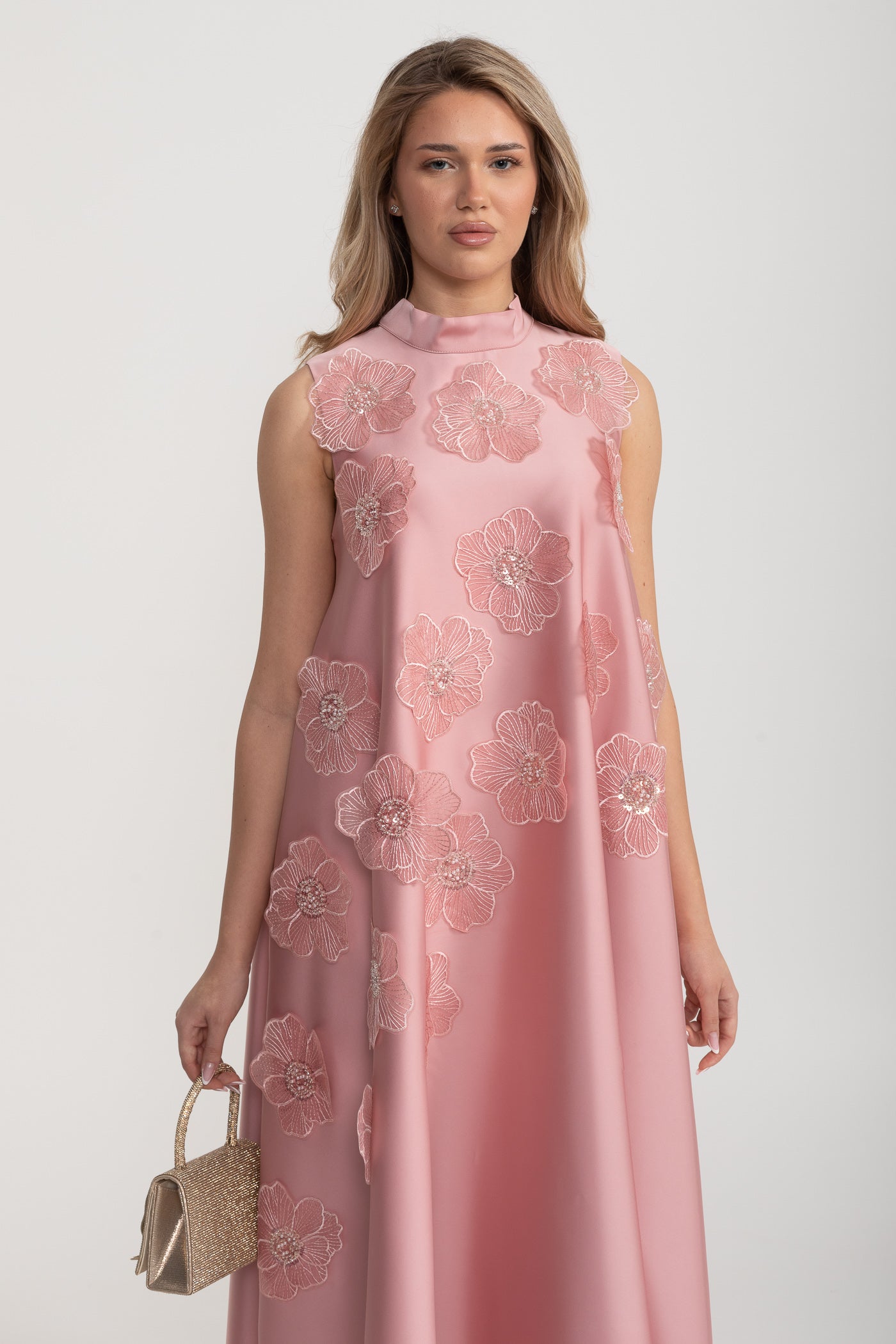 Émilie İşlemeli Kolsuz Çiçek Aplikeli Maxi Elbise