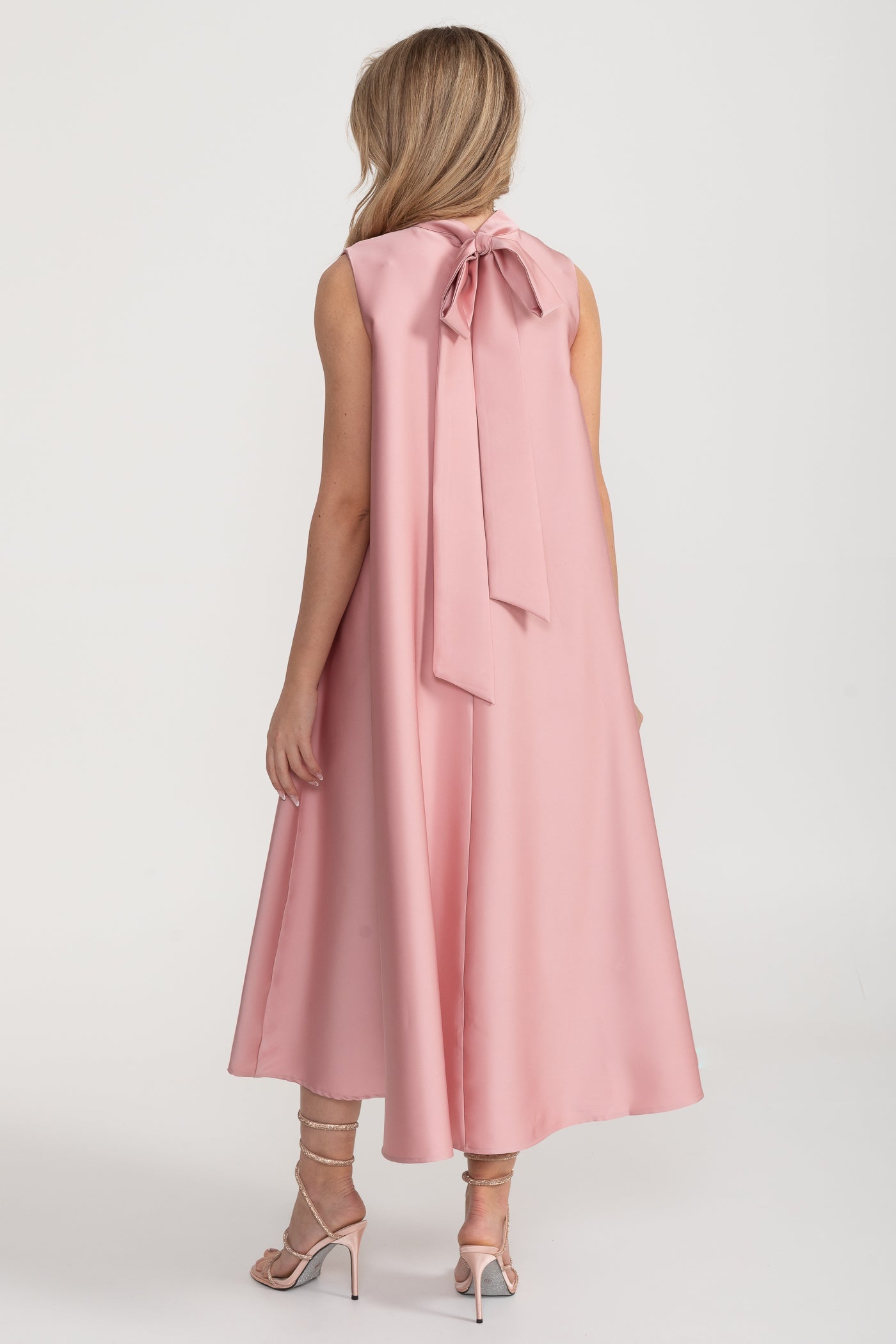 Émilie İşlemeli Kolsuz Çiçek Aplikeli Maxi Elbise