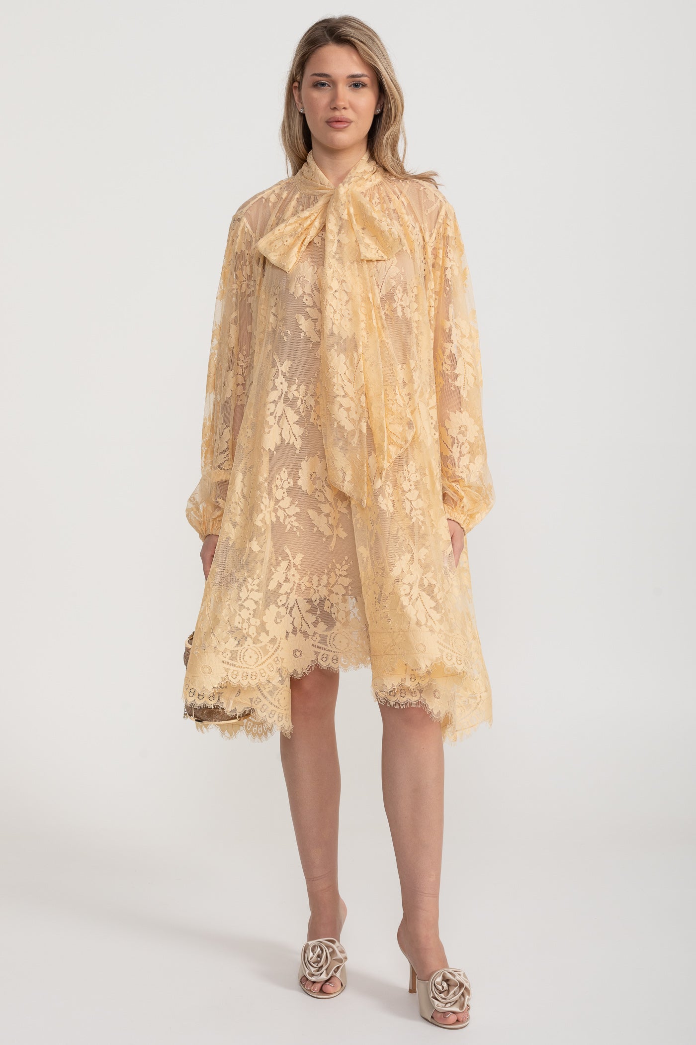 Bella A Kesim Dantel Elbise Fiyonk Yakalı