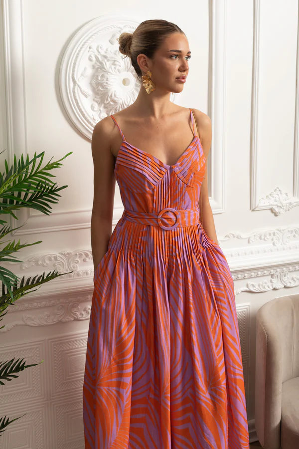 Pileli Göğüslü, Kemerli ve İnce Askılı Midi Elbise - Kırmızı