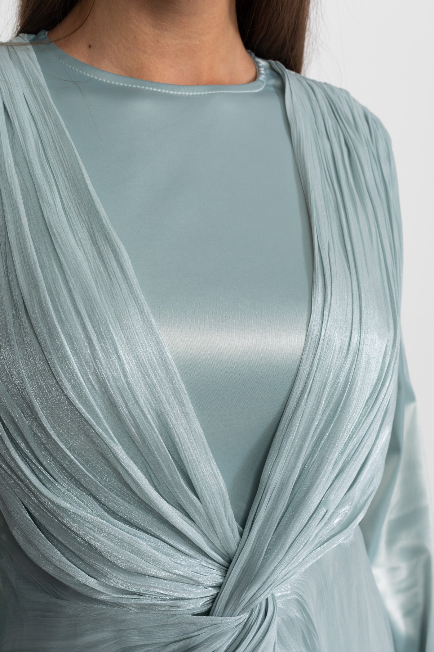 Carmela Drapeli Üst Katmanlı ve Düğüm Detaylı Saten Midi Elbise